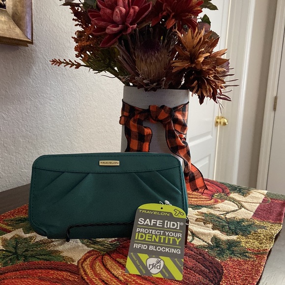 Travelon Handbags - Wallet